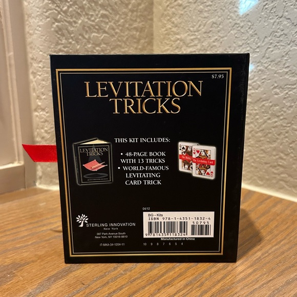 Levitation Tricks: Art of Entrancing Illusions Levitating Magic Card Trick - Picture 5 of 6